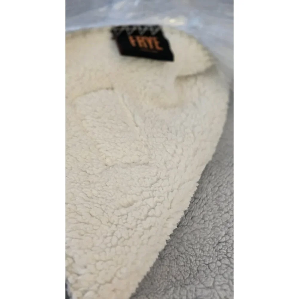New Frye Reversible Sherpa Bluish Gray/White Throw 50 in. X 60 in.